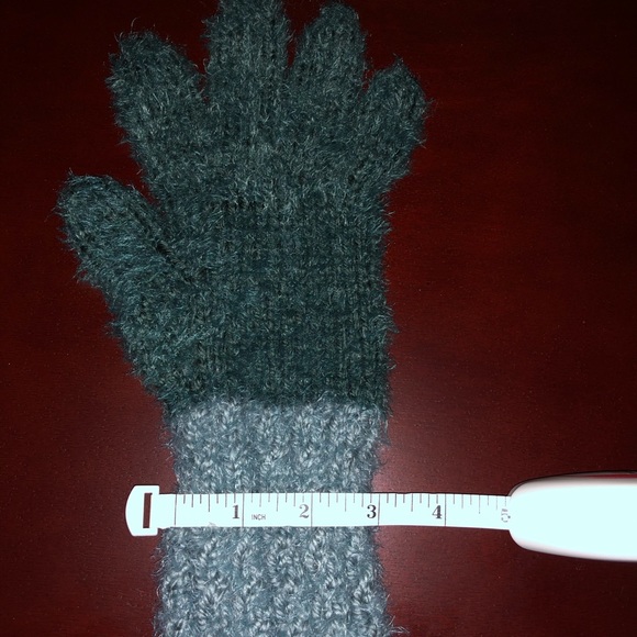Super soft Hand knitted hat,glove,scarf combo - Picture 7 of 8